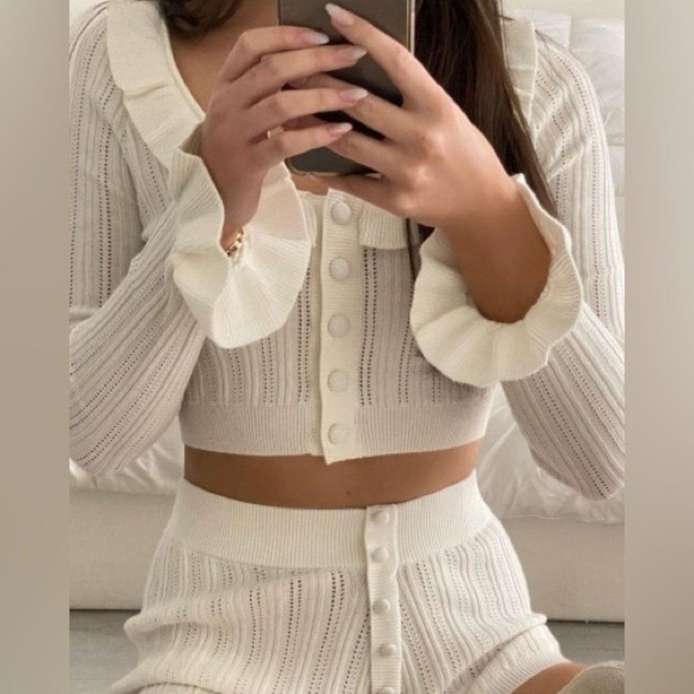 White Ruffled Knit Crop Top - Picture 4 of 7